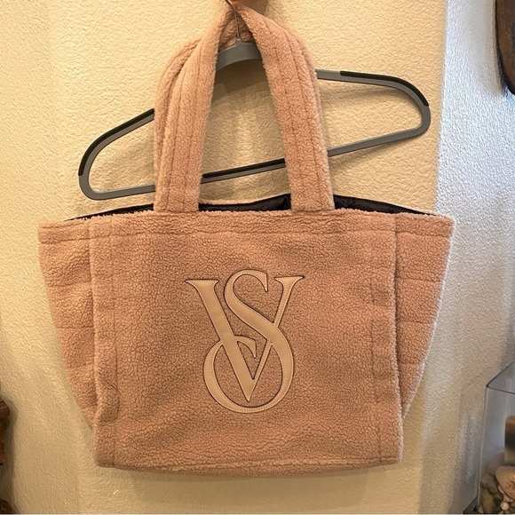 VICTORIA’S SECRET Beige Large Sherpa Plush Tote Bag 6”x12”x14-1/2” - Picture 1 of 7